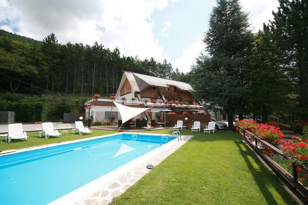 Hotel Nido Dell'Aquila Assergi Dış mekan fotoğraf